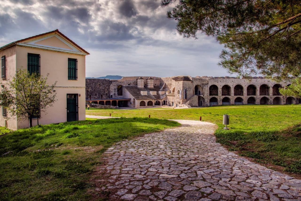 Kamares Historic Boutique Hotel & Spa Ioannina Exterior photo